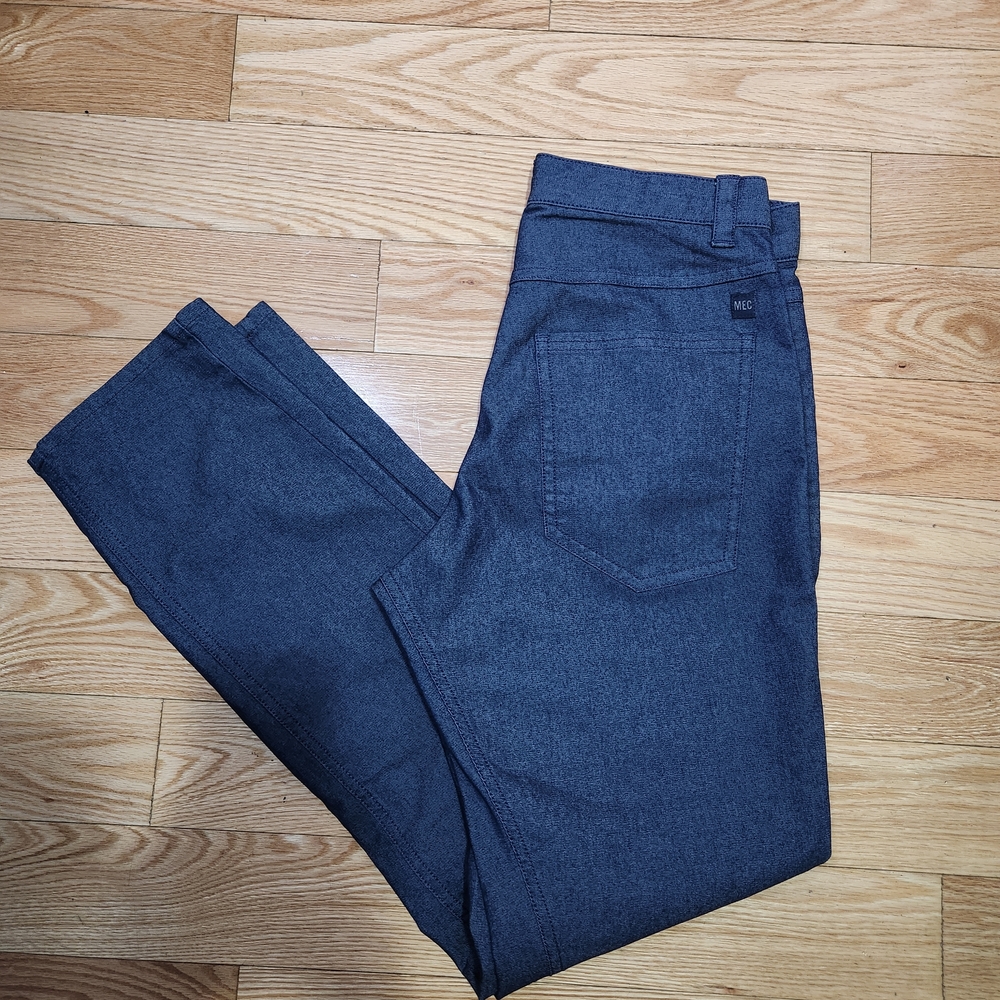 MEC Pants Men's Slim Size 28. Regular Fit Pants